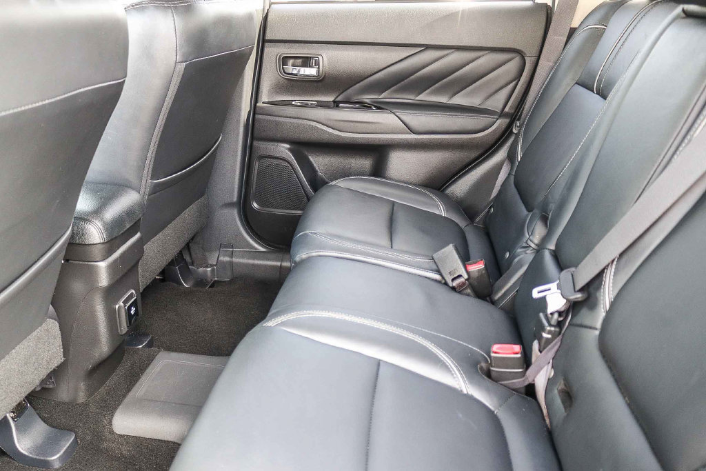 Used 2018 Mitsubishi Outlander GT AWD/4WD image 20