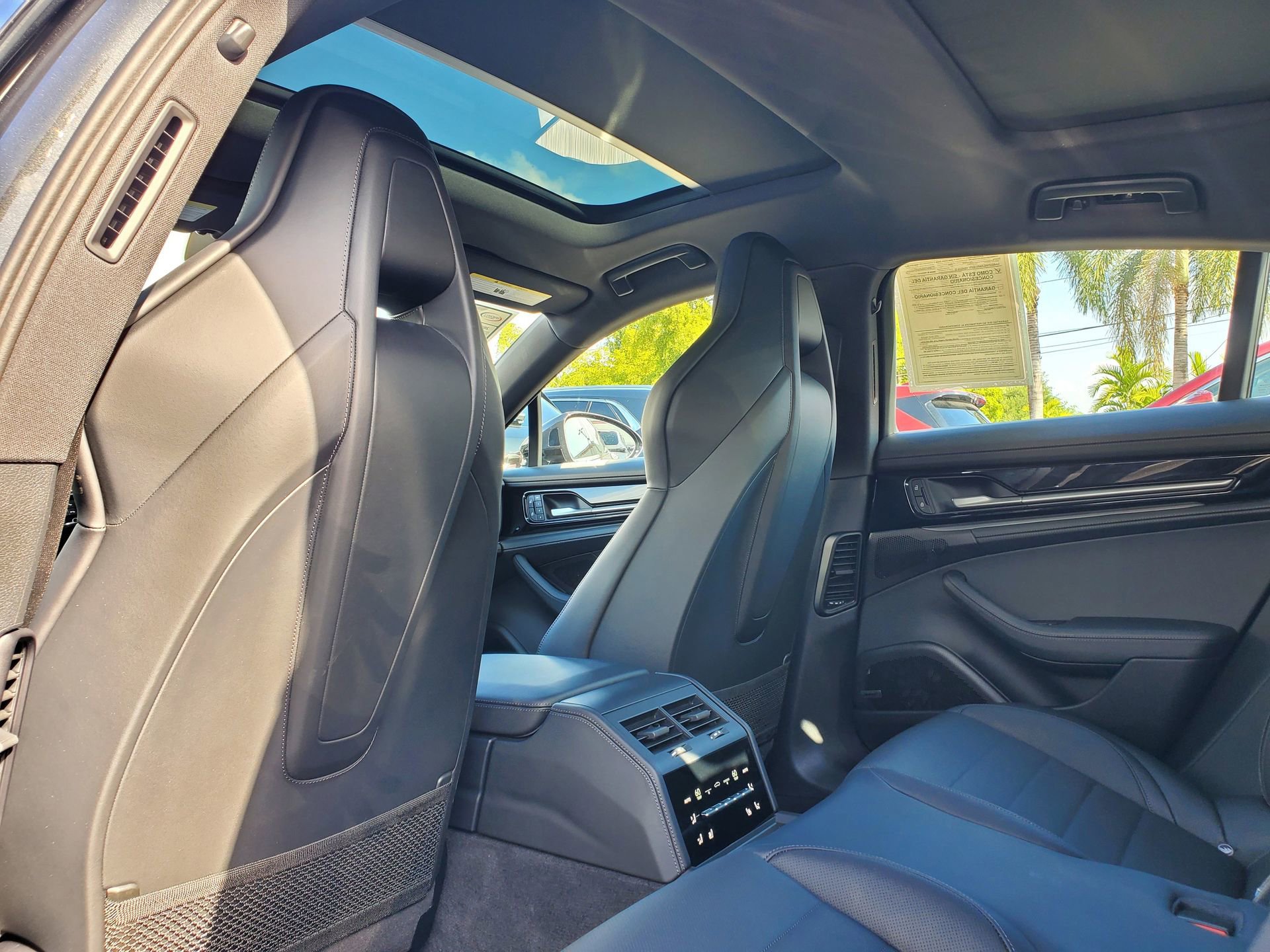 Used 2024 Porsche Panamera w/ Premium Package image 10