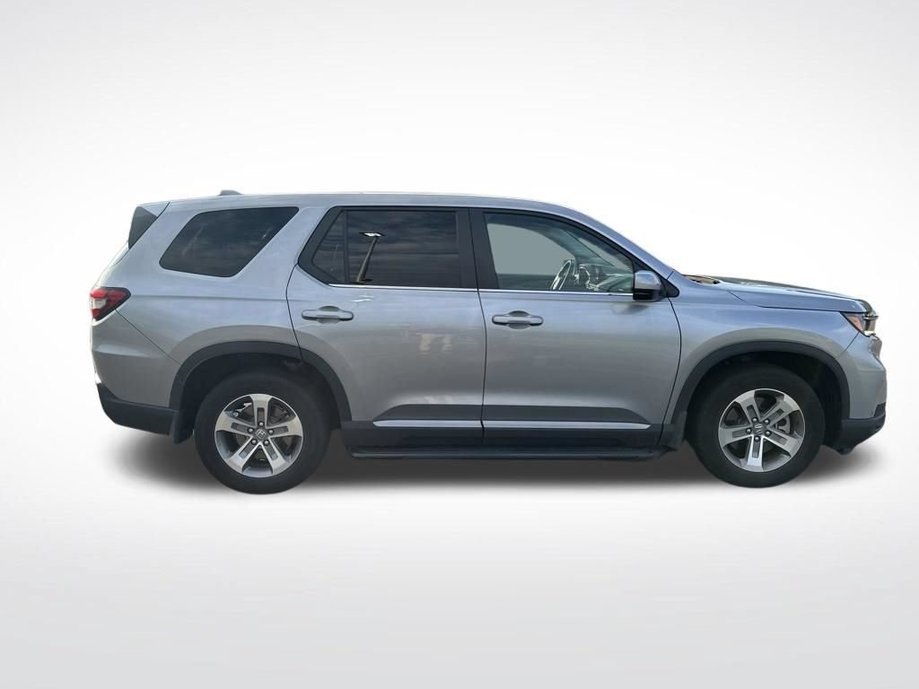 Used 2025 Honda Pilot EX-L image 10