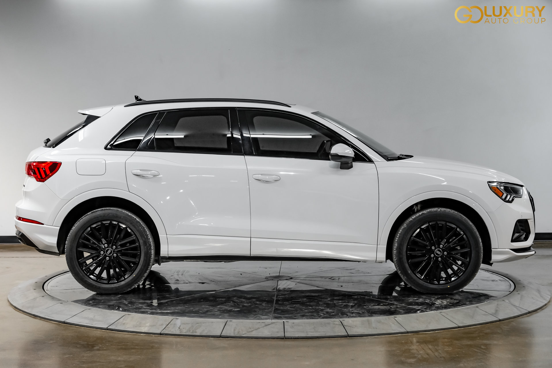 Used 2024 Audi Q3 2.0T Premium w/ Convenience Package AWD/4WD image 9