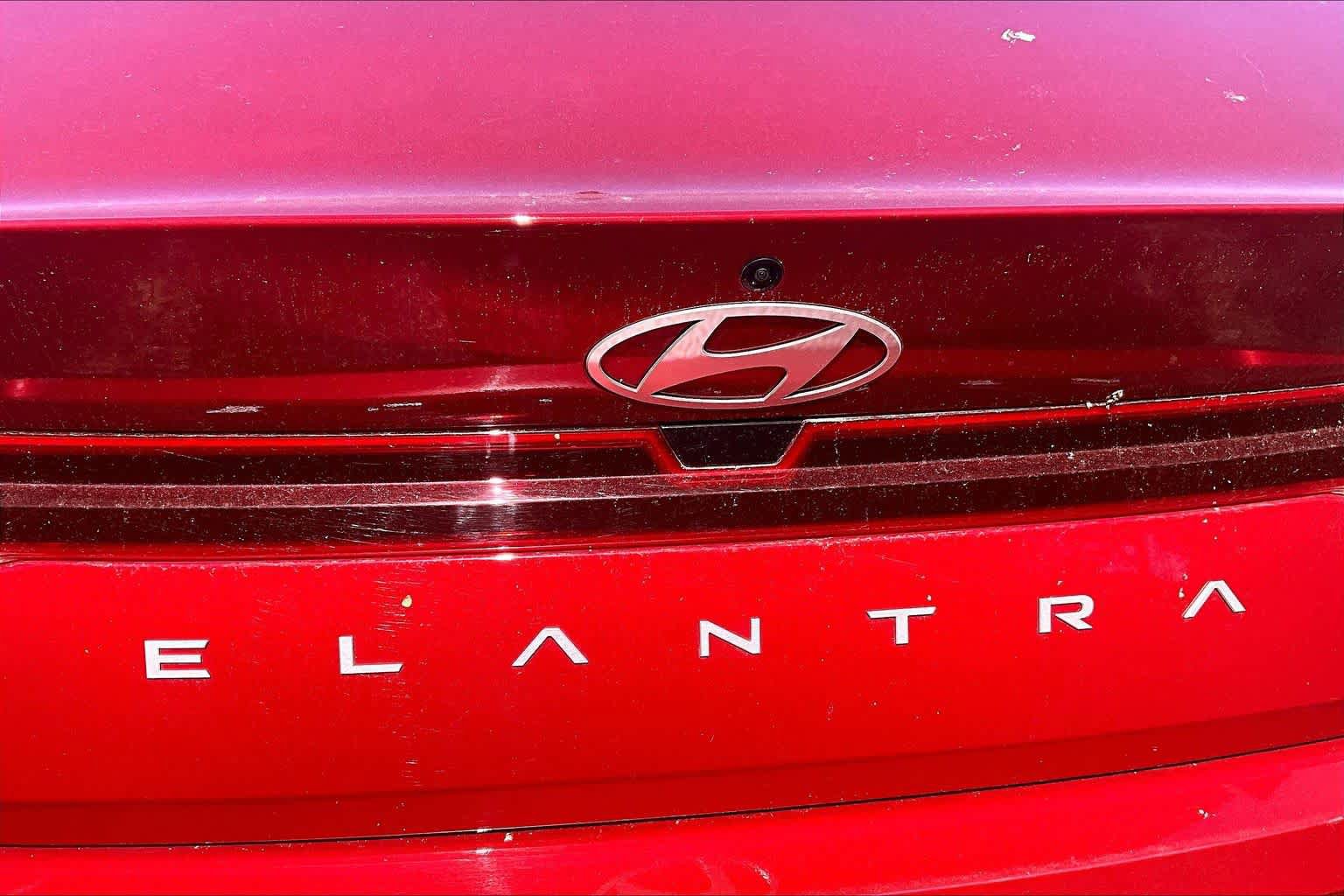 Used 2025 Hyundai Elantra SE w/ Cargo Package FWD image 10