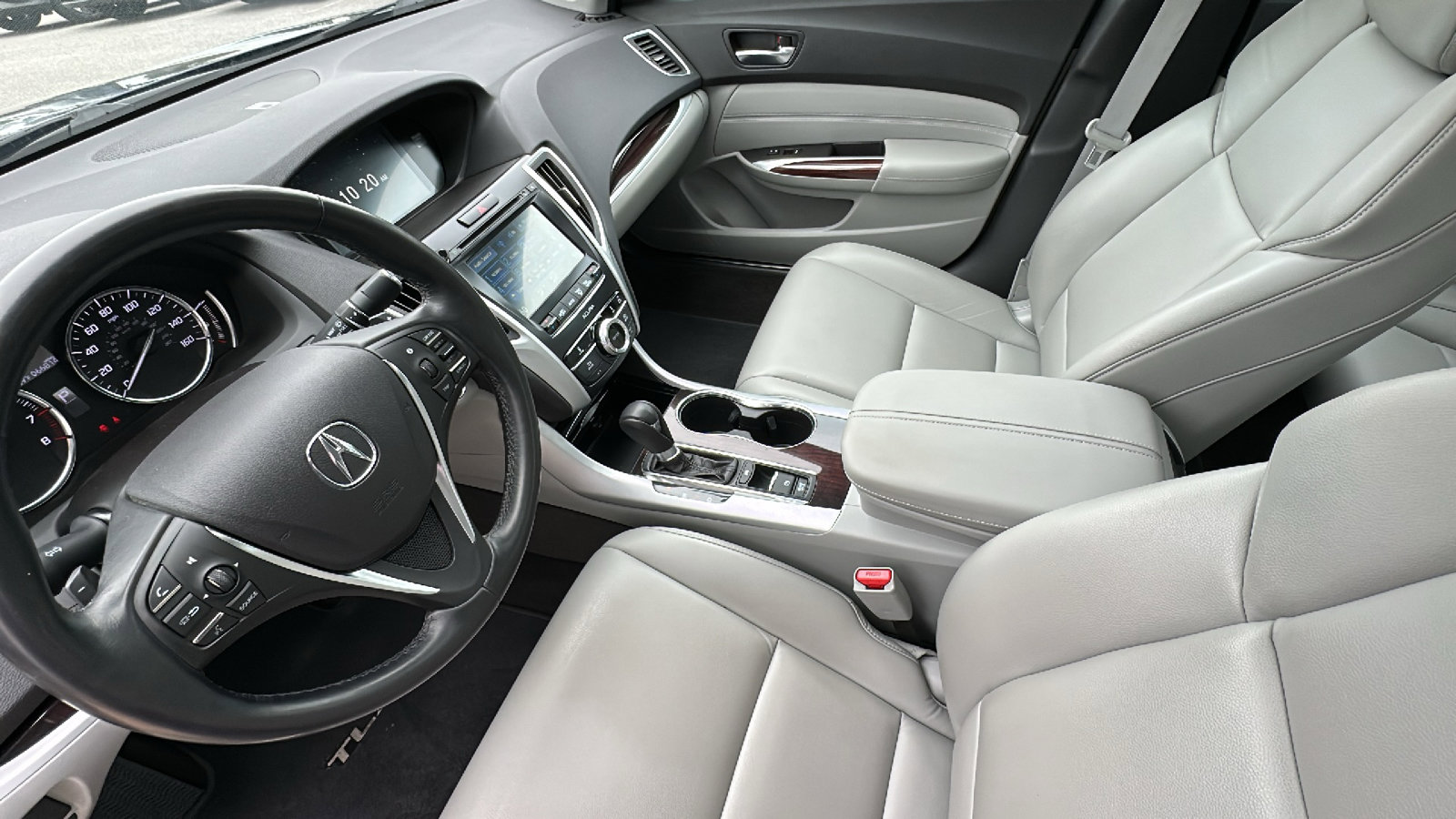 Used 2017 Acura TLX FWD image 21