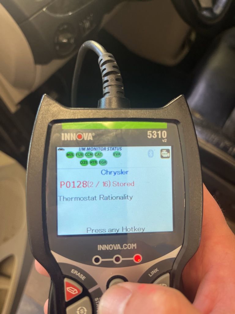 Used 2015 Chrysler Town & Country Touring FWD image 18