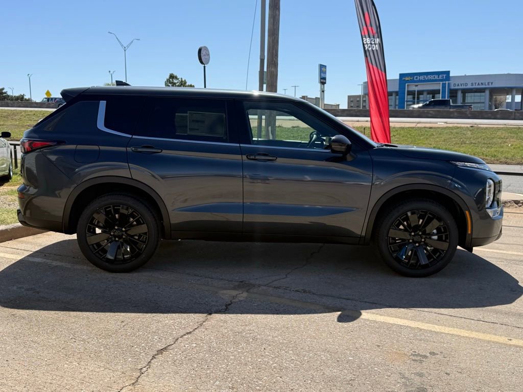 New 2026 Mitsubishi Outlander LE image 15