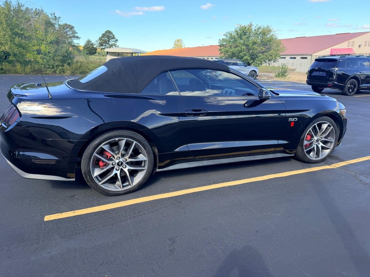 Used 2015 Ford Mustang GT Premium w/ Equipment Group 401A RWD image 4
