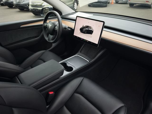 Used 2025 Tesla Model Y Long Range AWD/4WD image 37