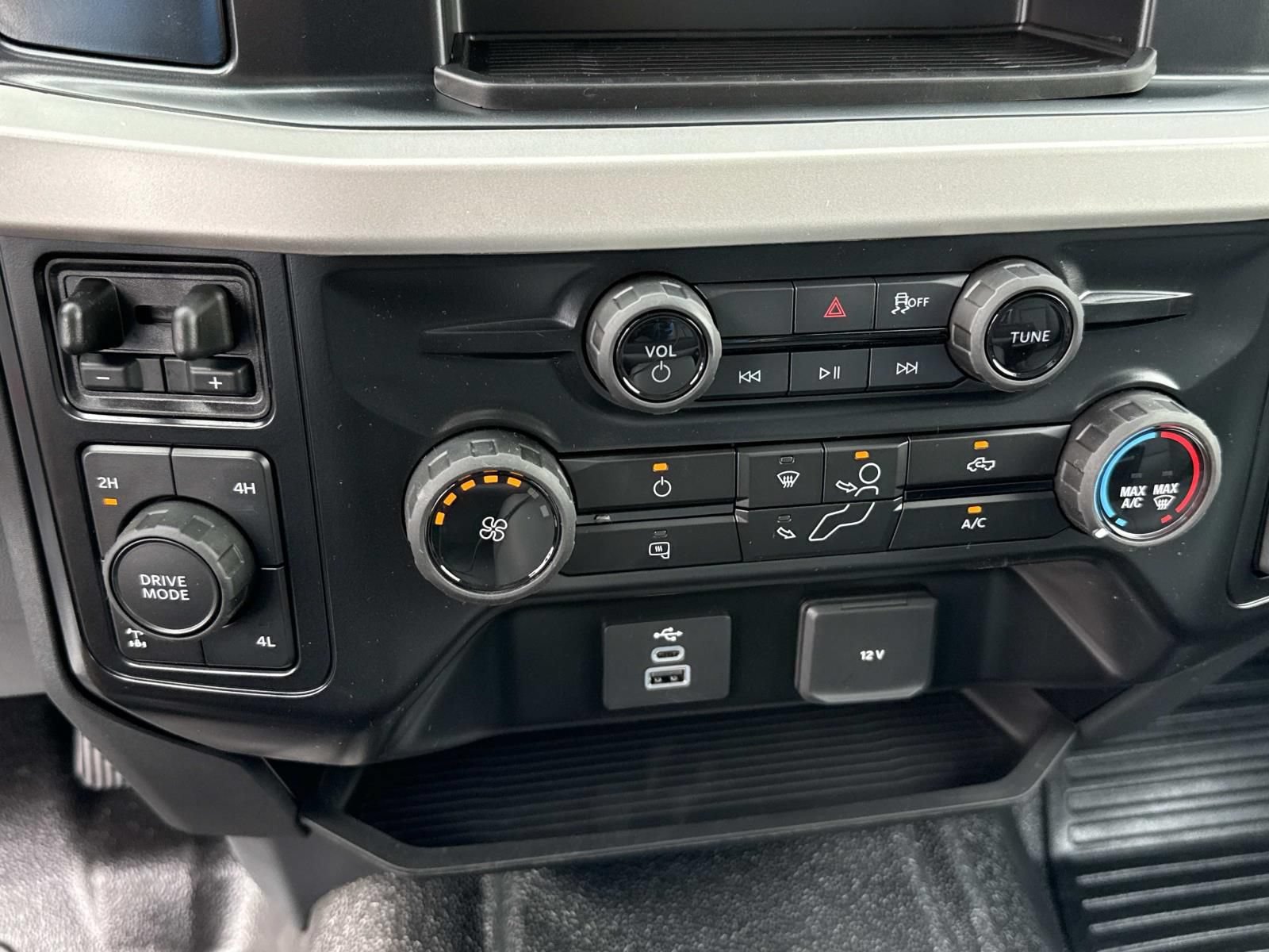 New 2026 Ford F250 XL w/ XL Driver Assist Package AWD/4WD image 16