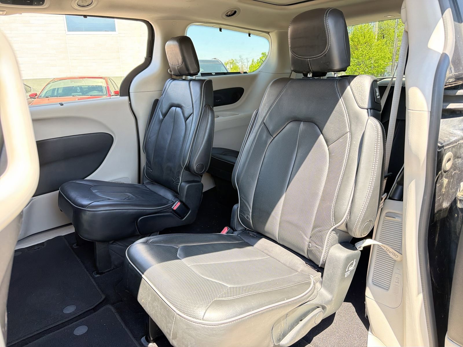 Used 2018 Chrysler Pacifica Limited FWD image 20