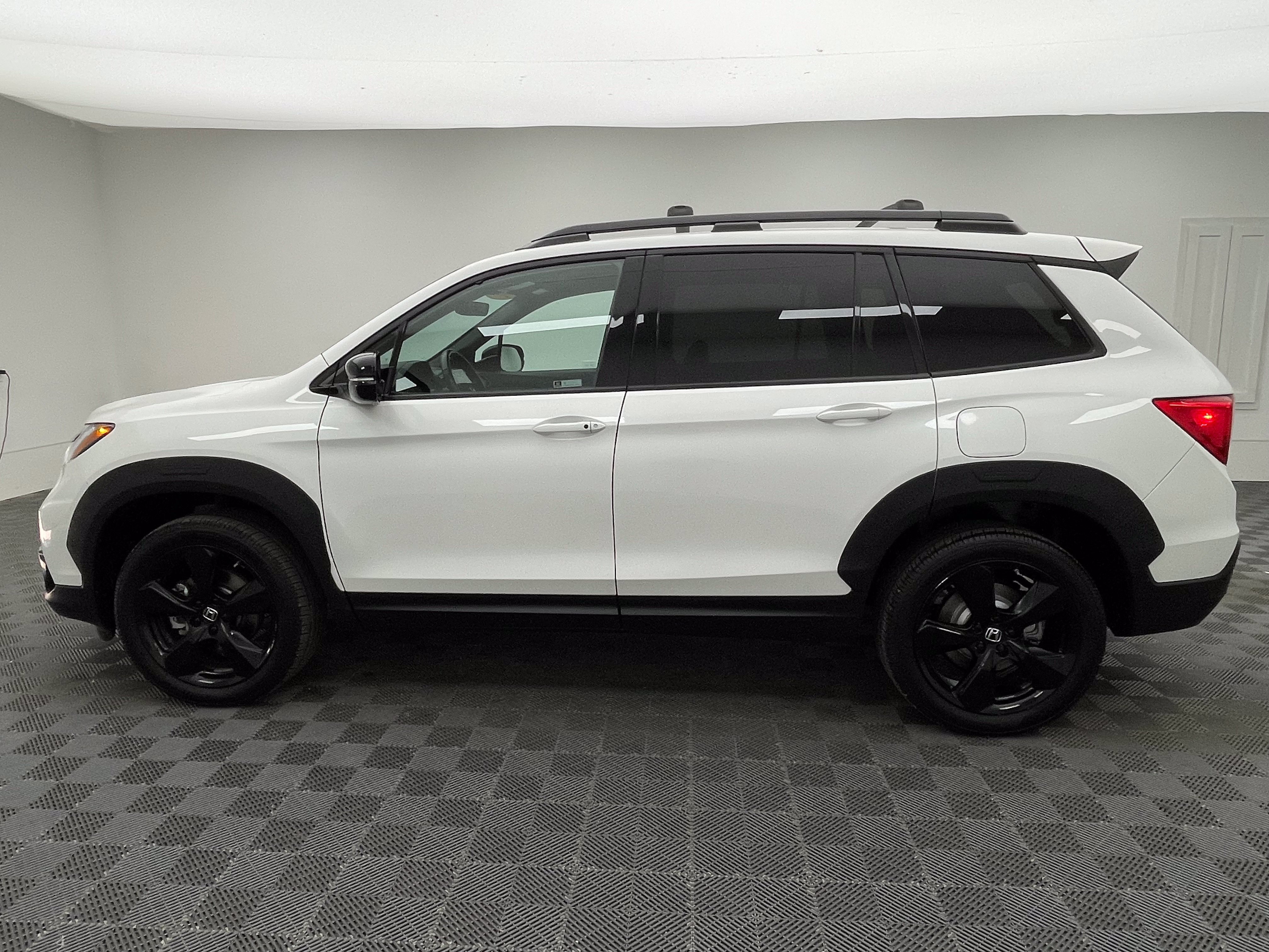 Used 2021 Honda Passport Elite image 12