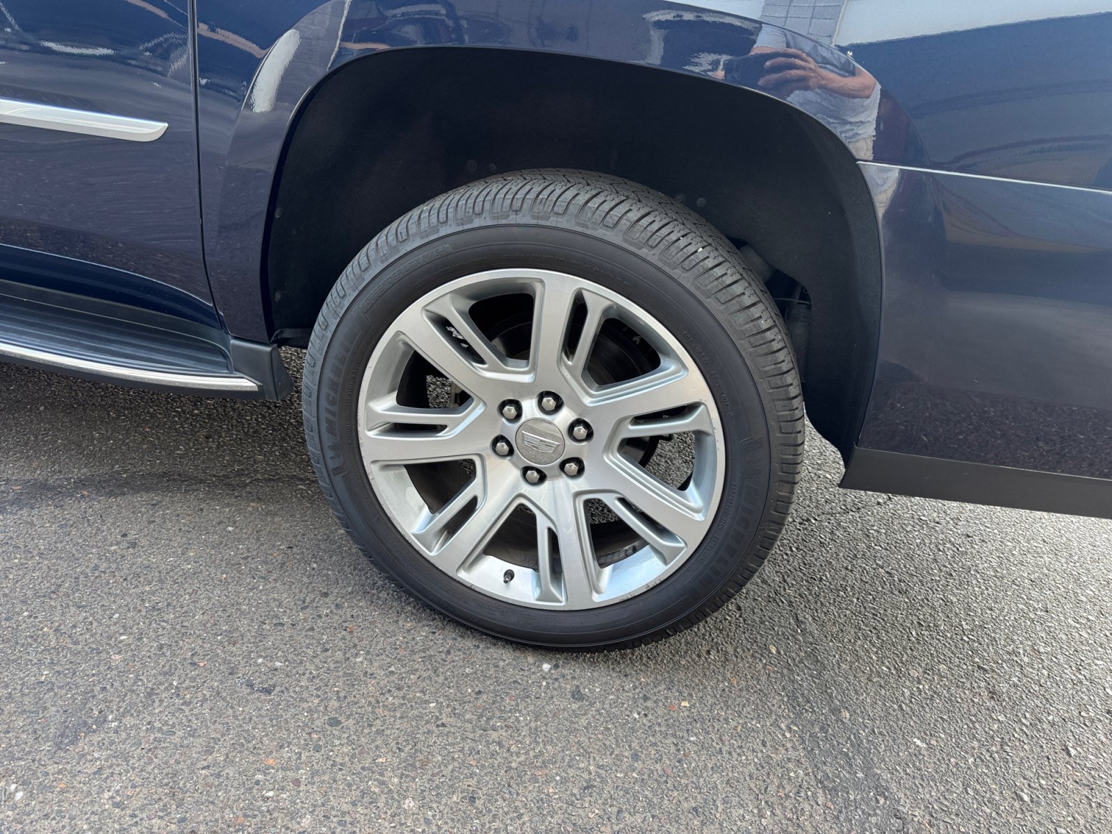 Used 2020 Cadillac Escalade ESV Luxury AWD/4WD image 26