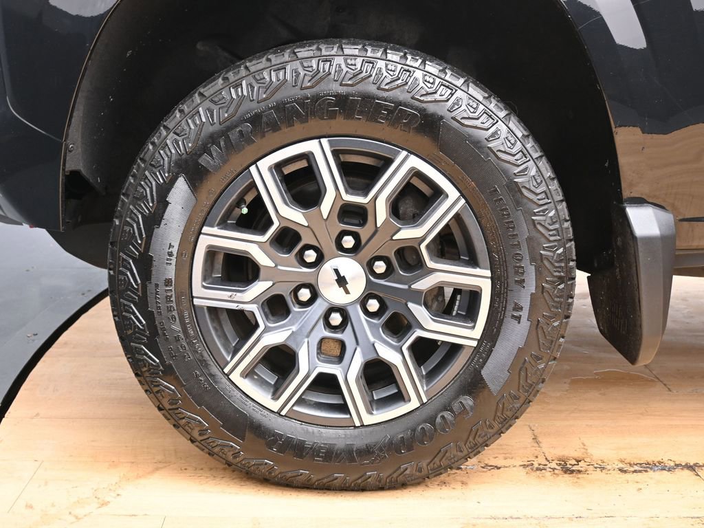 Used 2023 Chevrolet Colorado Z71 w/ Z71 Convenience Package 2 AWD/4WD image 11