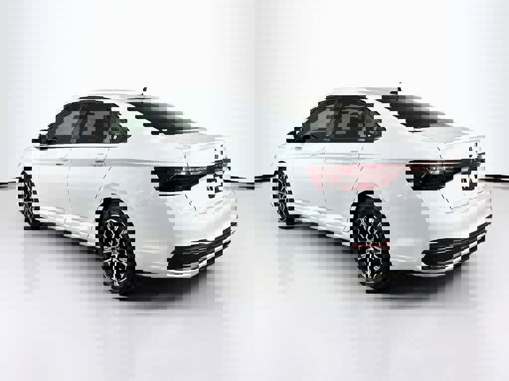 Used 2025 Volkswagen Jetta Sport image 4