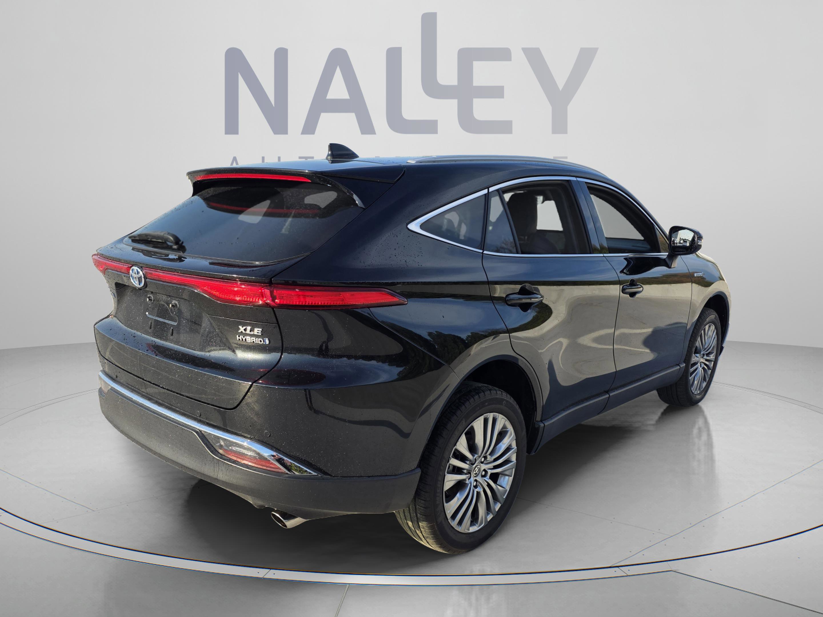 Used 2021 Toyota Venza XLE w/ Softex Package image 5