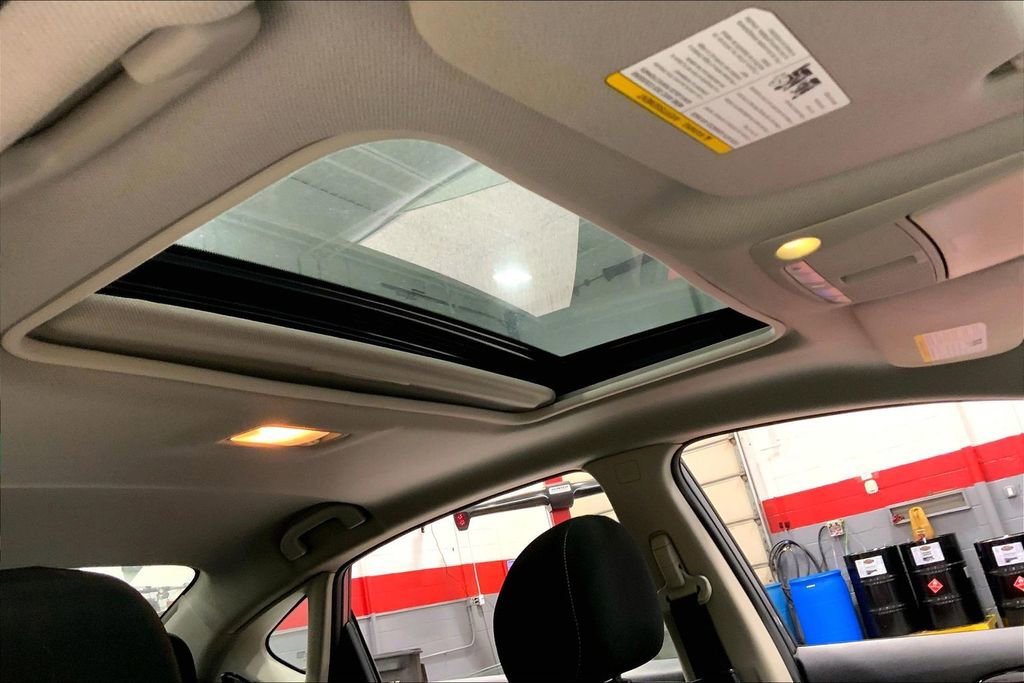 Used 2019 Nissan Sentra SV w/ Special Edition Package FWD image 19