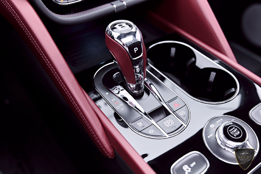 Used 2024 Bentley Bentayga AWD/4WD image 79