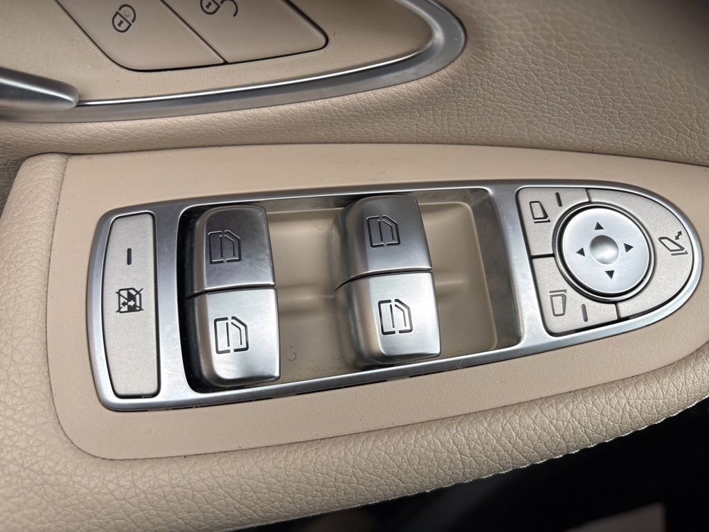 Used 2021 Mercedes-Benz C 300 Sedan image 24