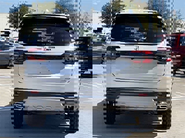 New 2025 Honda Pilot Touring image 5