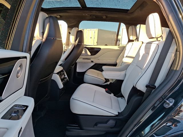 New 2025 Lincoln Aviator Black Label AWD/4WD image 5