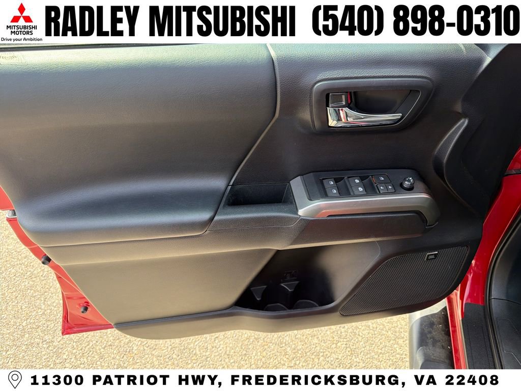 Used 2020 Toyota Tacoma Limited image 4