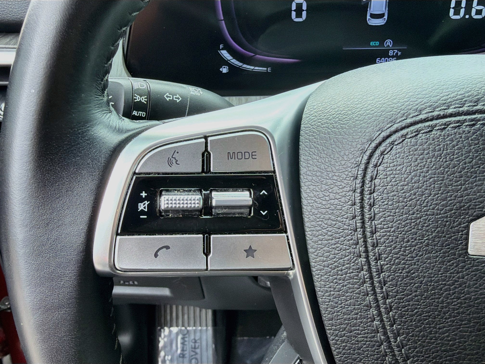 Used 2024 Kia Telluride EX w/ EX Captain's Chair Package FWD image 40