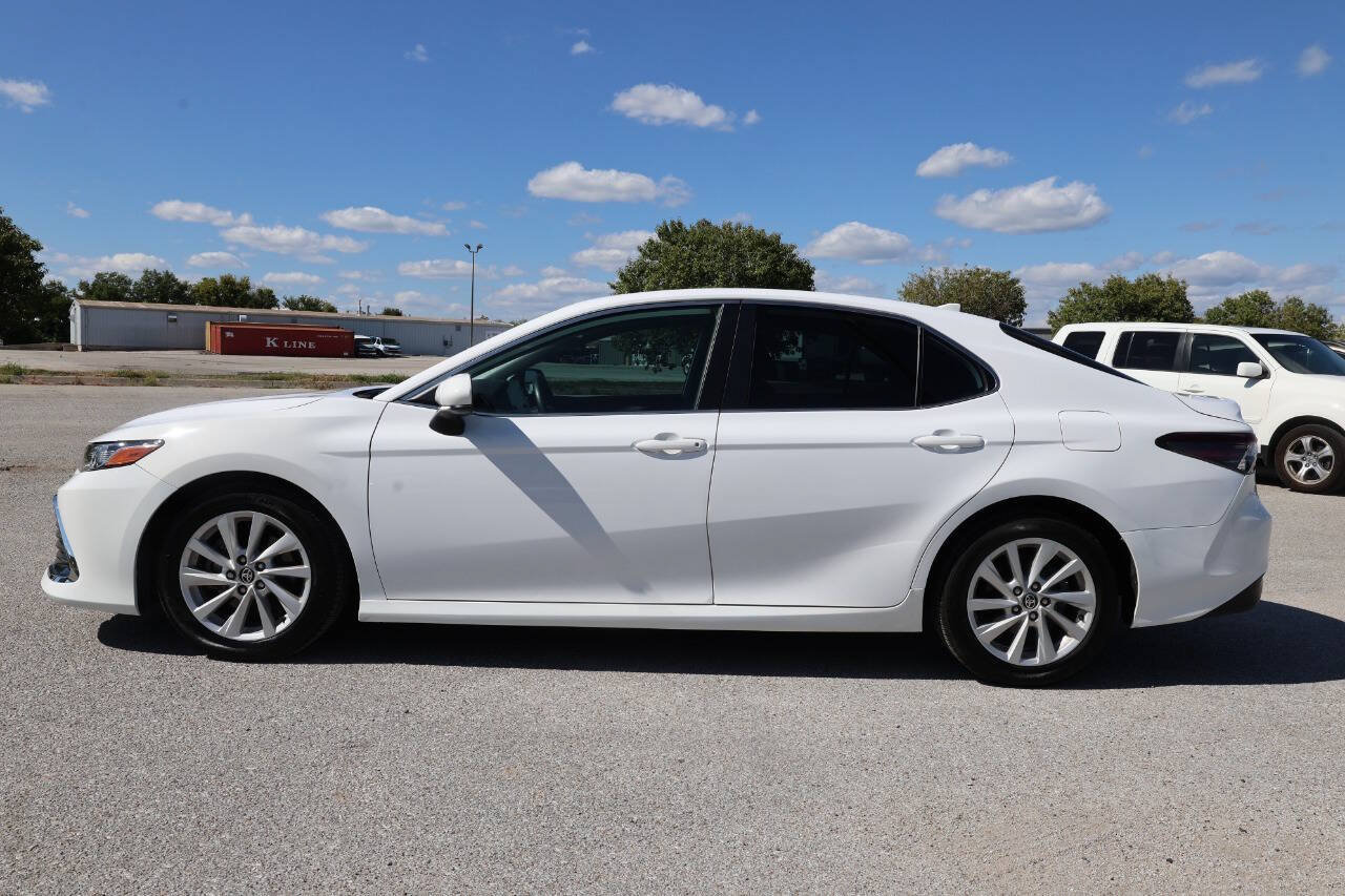 Used 2022 Toyota Camry LE FWD image 8