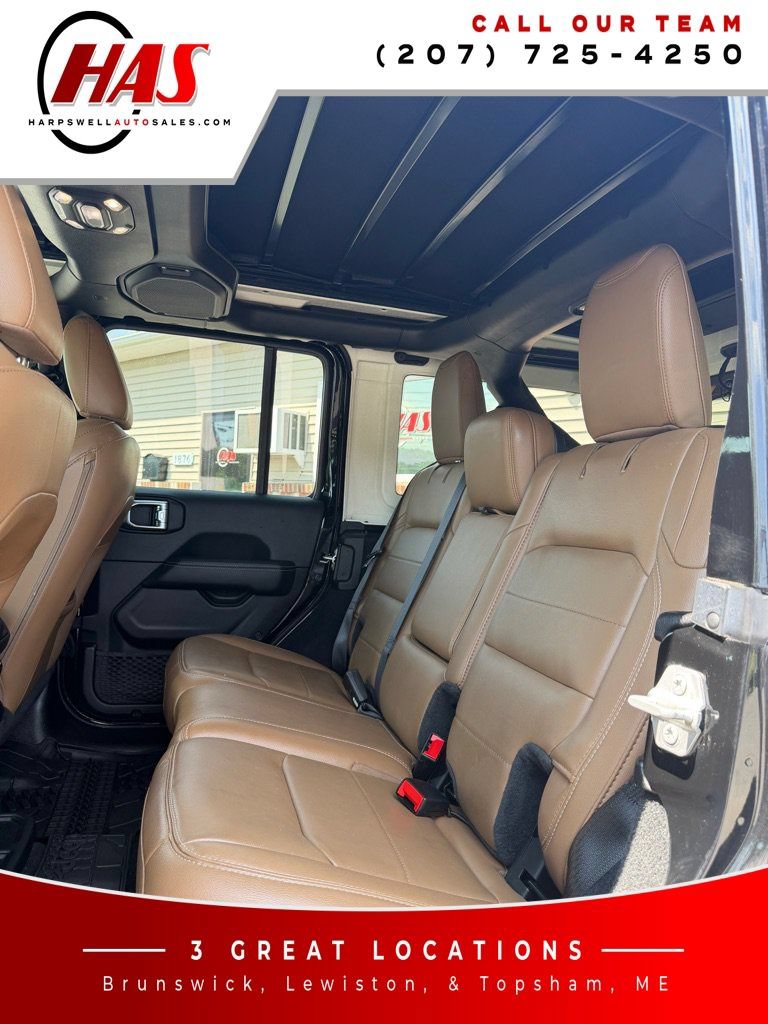 Used 2023 Jeep Wrangler Unlimited Sahara w/ Cold Weather Group AWD/4WD image 11