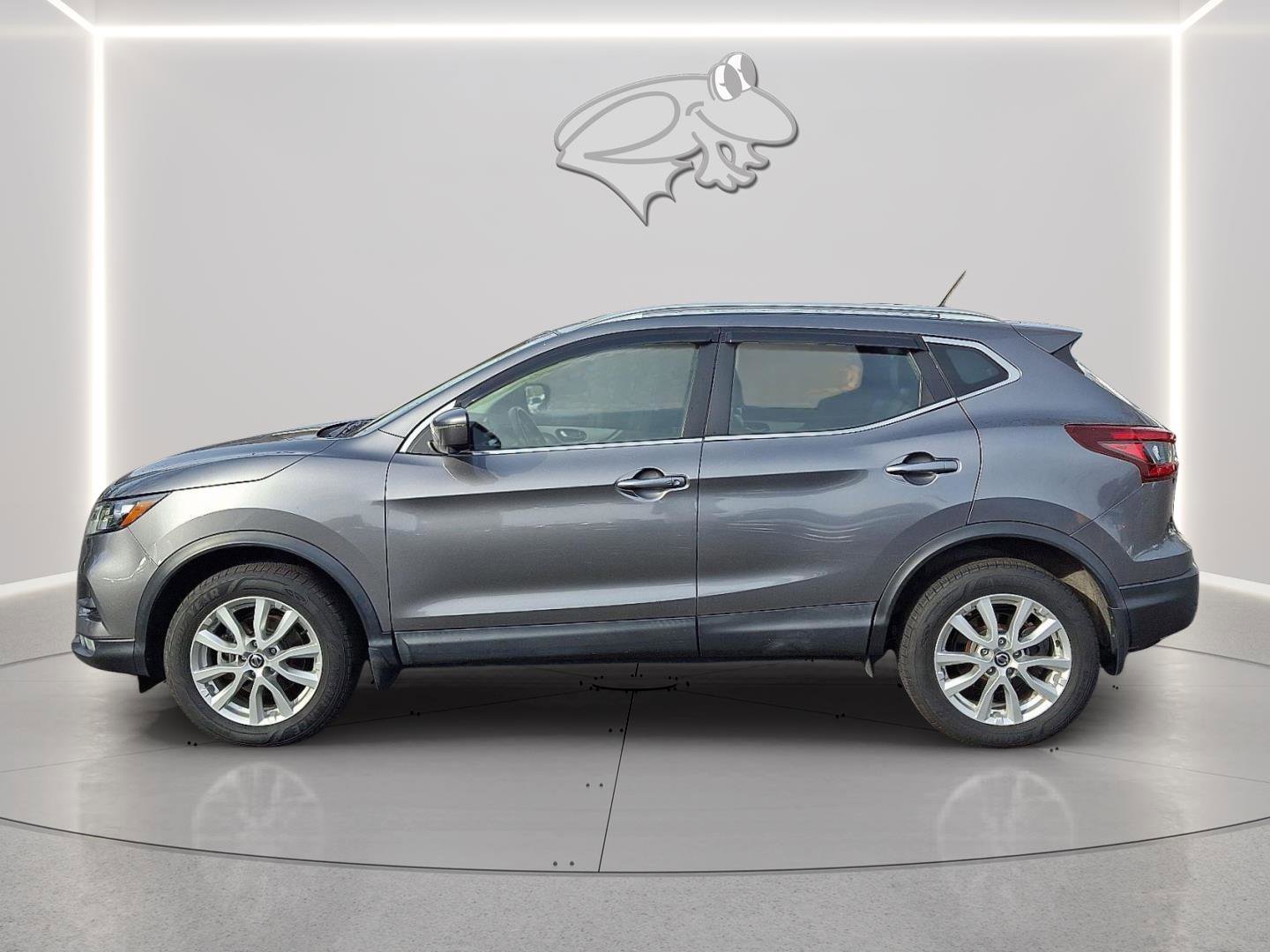 Used 2020 Nissan Rogue Sport SV w/ Technology Package image 2