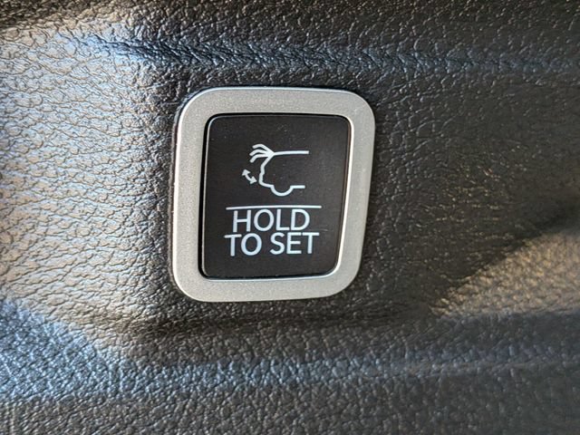 Certified 2023 Jeep Grand Cherokee L Limited w/ Luxury Tech Group II AWD/4WD image 33