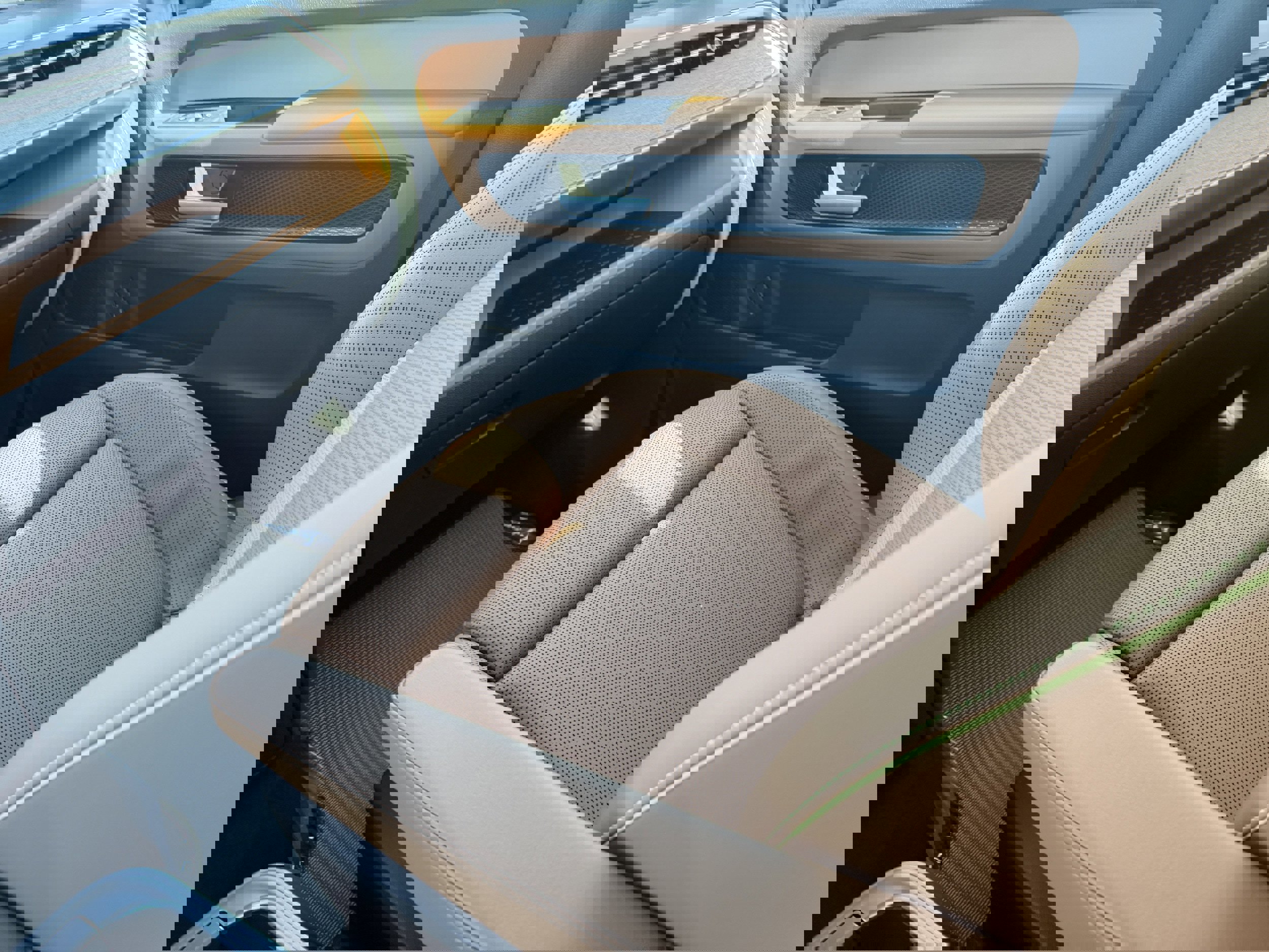 New 2025 Volkswagen ID. Buzz Pro S image 16