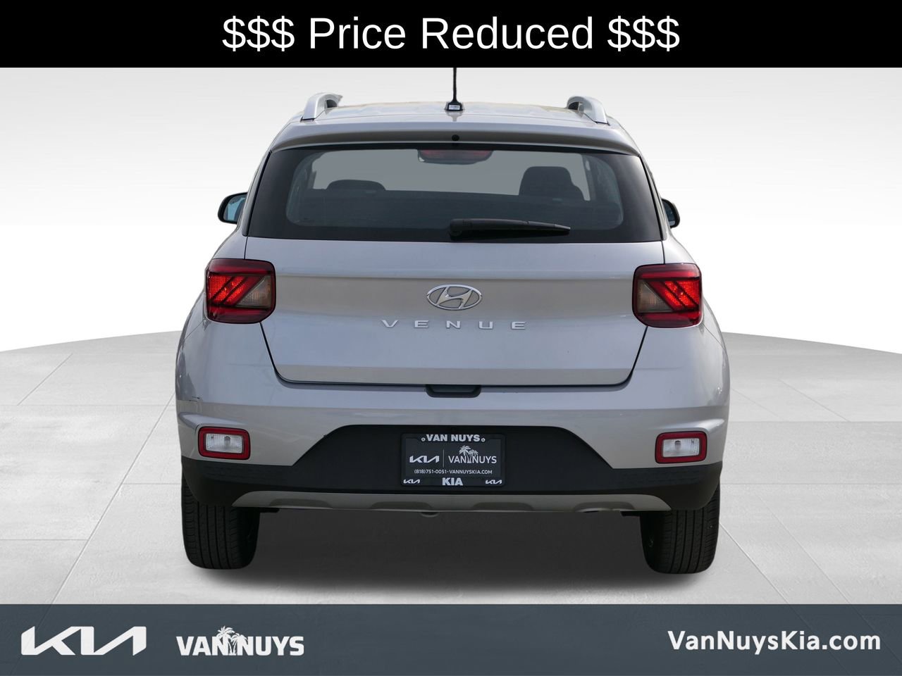 Used 2025 Hyundai Venue SEL image 5