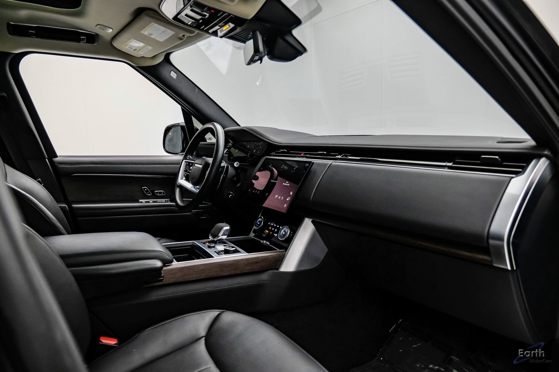 Used 2023 Land Rover Range Rover SE image 43