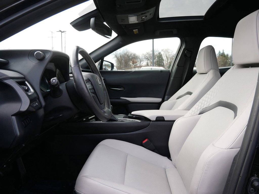 Used 2020 Lexus UX 250h w/ Premium Package image 9