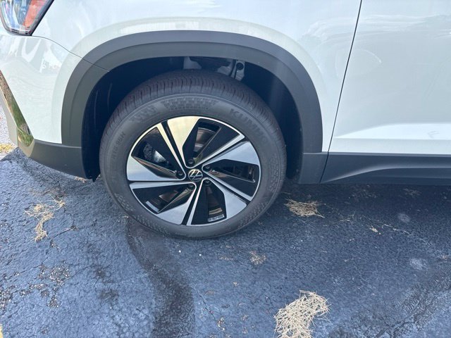 New 2026 Volkswagen Taos SE AWD/4WD image 4