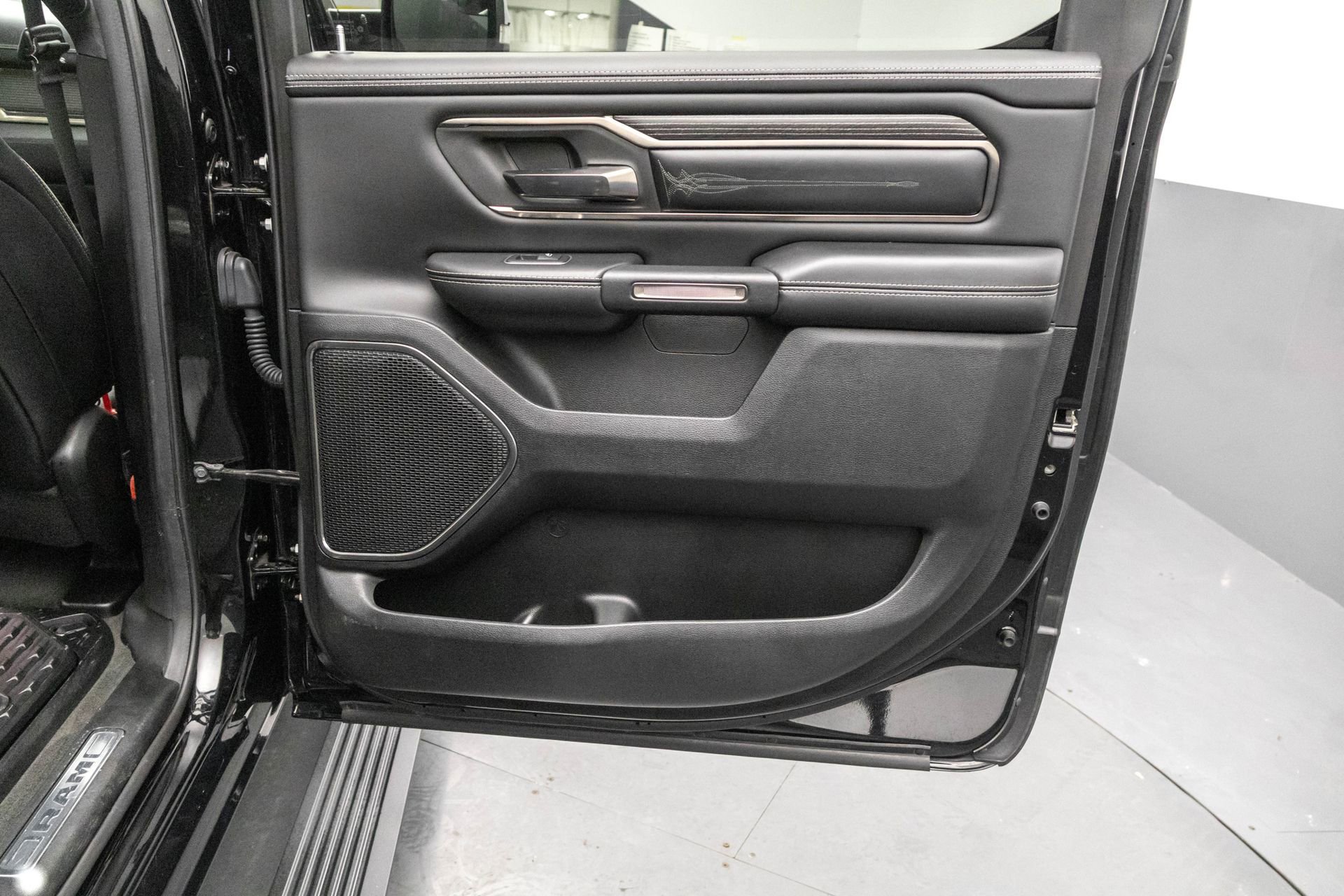 Used 2020 RAM 1500 Limited w/ Cold Weather Group image 39