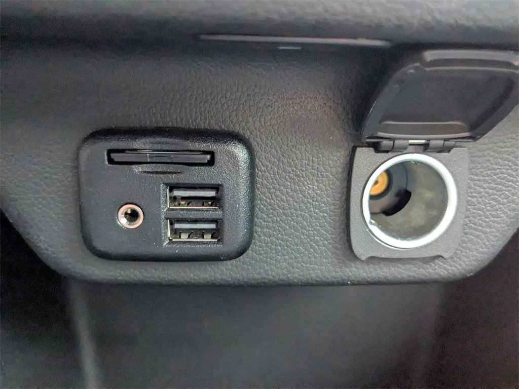 Used 2023 Chevrolet Traverse RS image 26