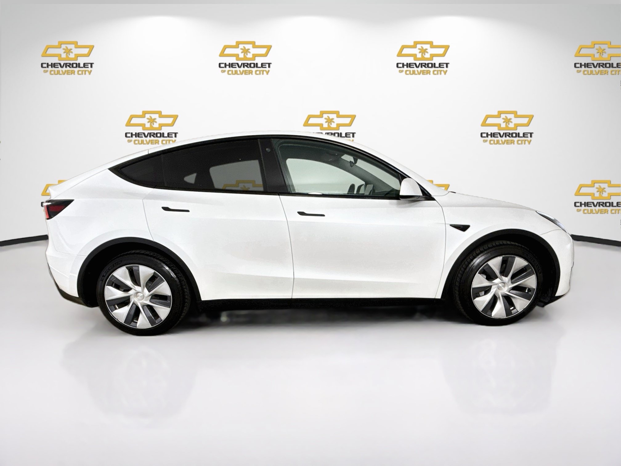 Used 2023 Tesla Model Y Long Range AWD/4WD image 9