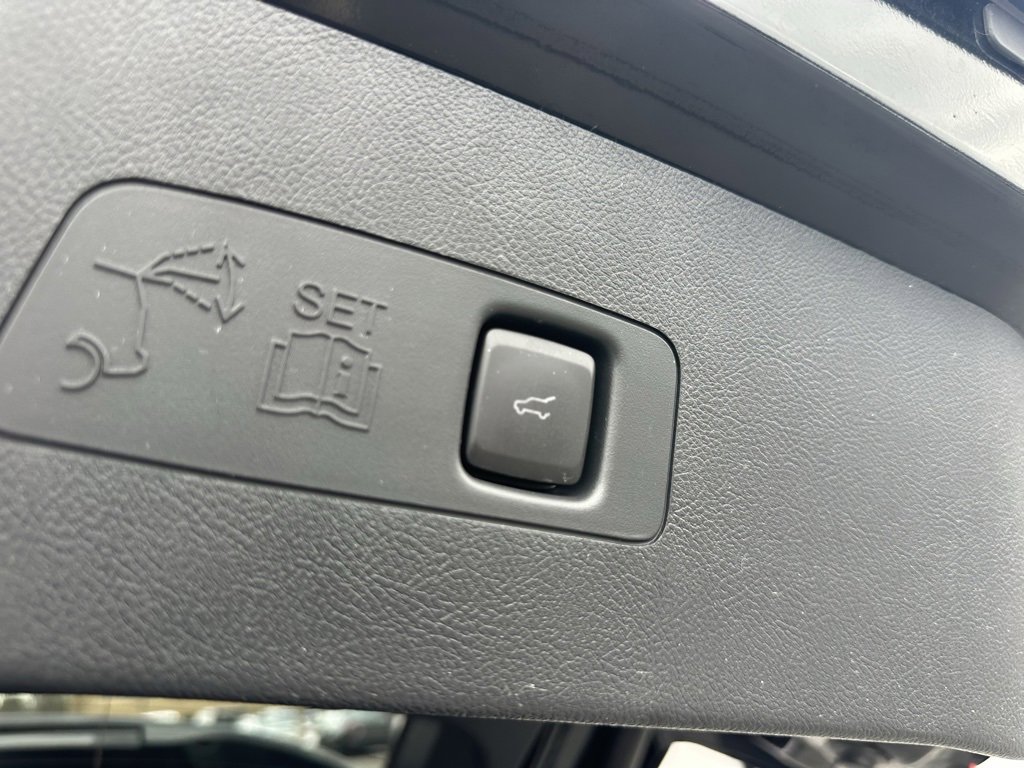 Used 2021 Lincoln Corsair AWD w/ Premium Package image 39