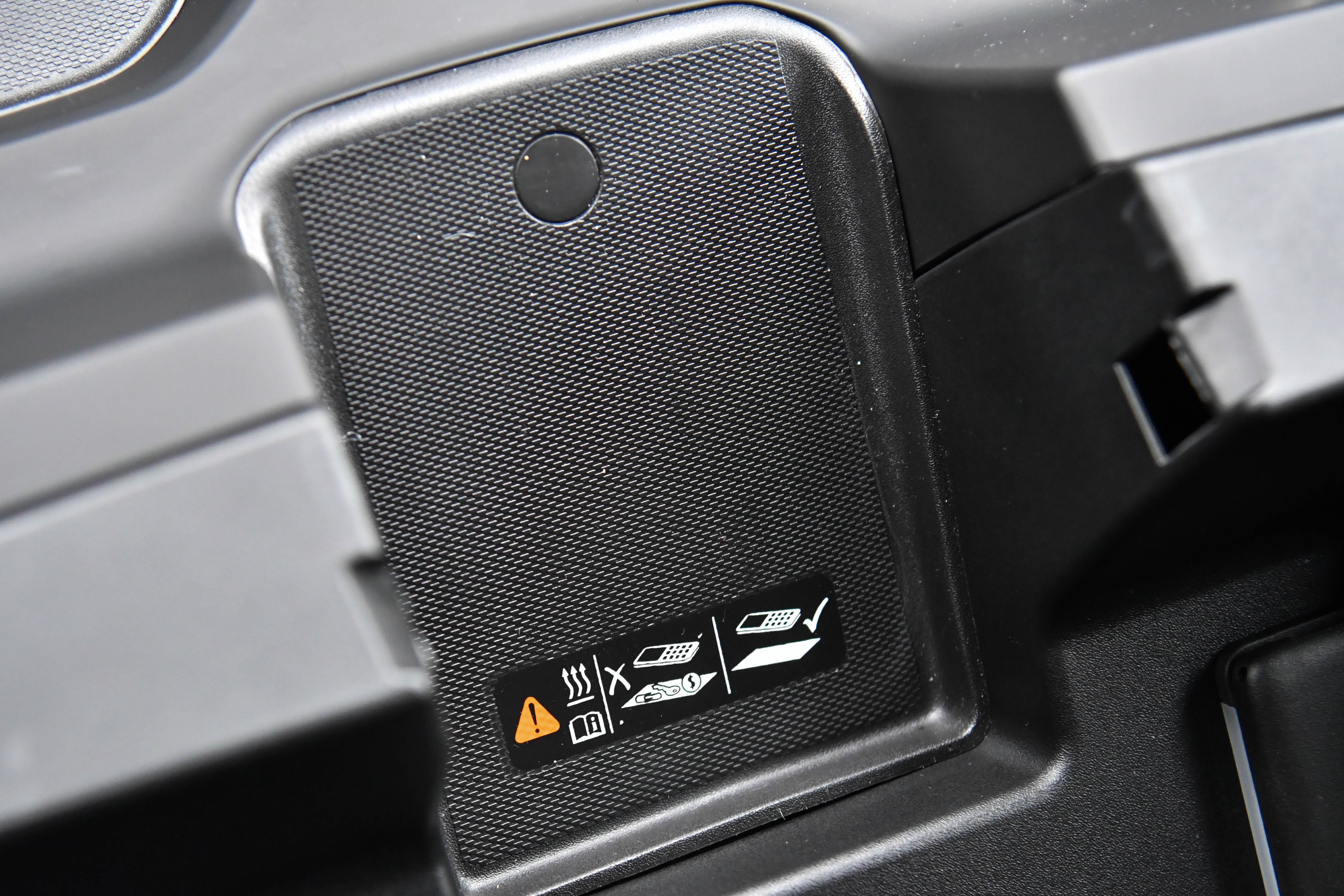 Used 2025 Chevrolet Silverado 1500 LTZ w/ Technology Package image 37