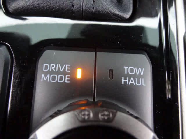 Used 2025 Toyota Tundra Limited AWD/4WD image 33