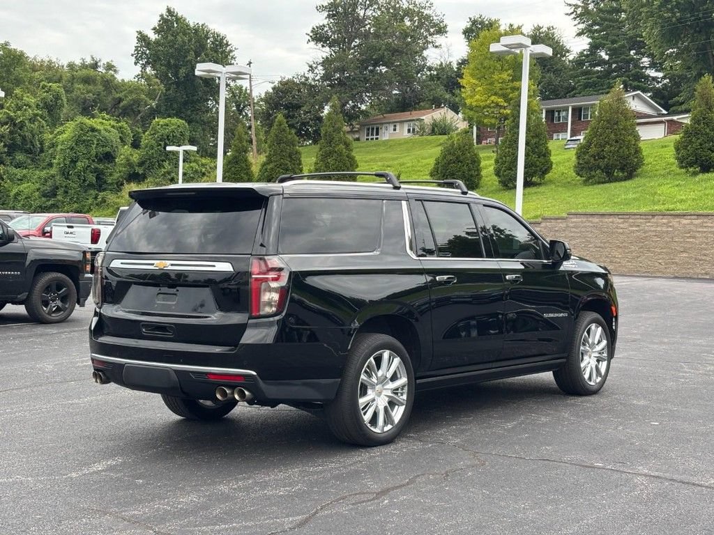 Used 2023 Chevrolet Suburban High Country AWD/4WD image 3