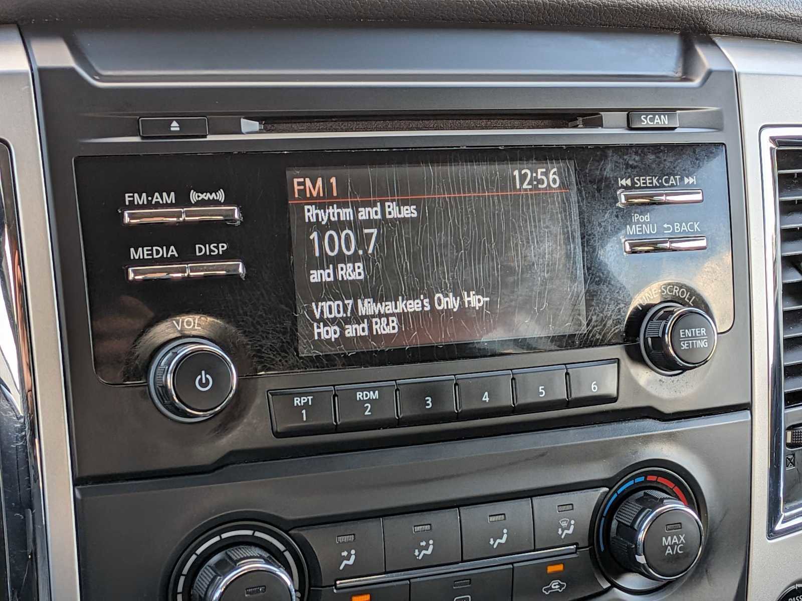 Used 2018 Nissan Titan SV image 25