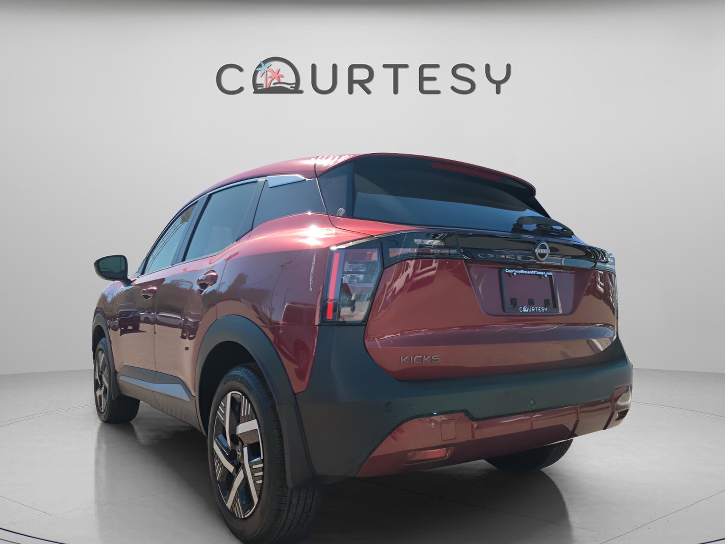 Certified 2025 Nissan Kicks SV image 2