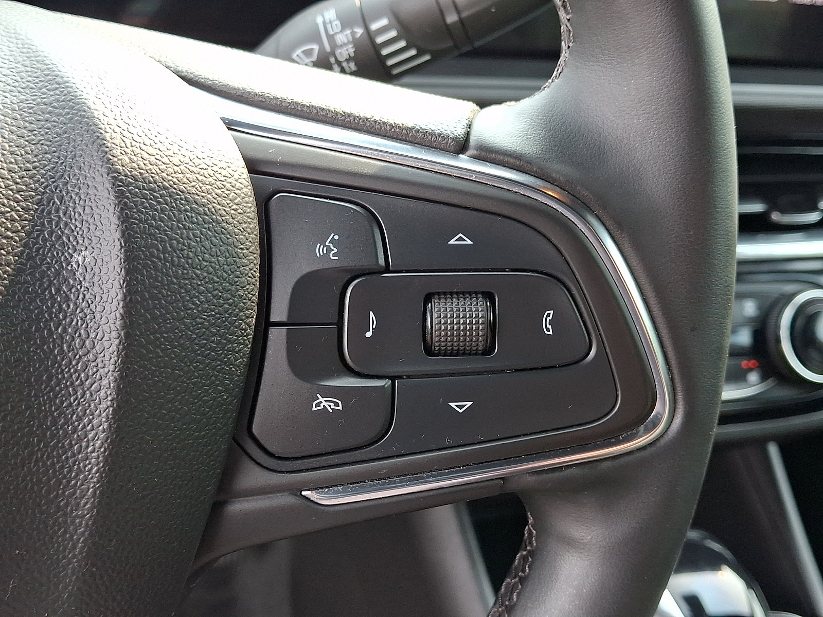 Used 2025 Buick Envista Sport Touring w/ Convenience I Package FWD image 22