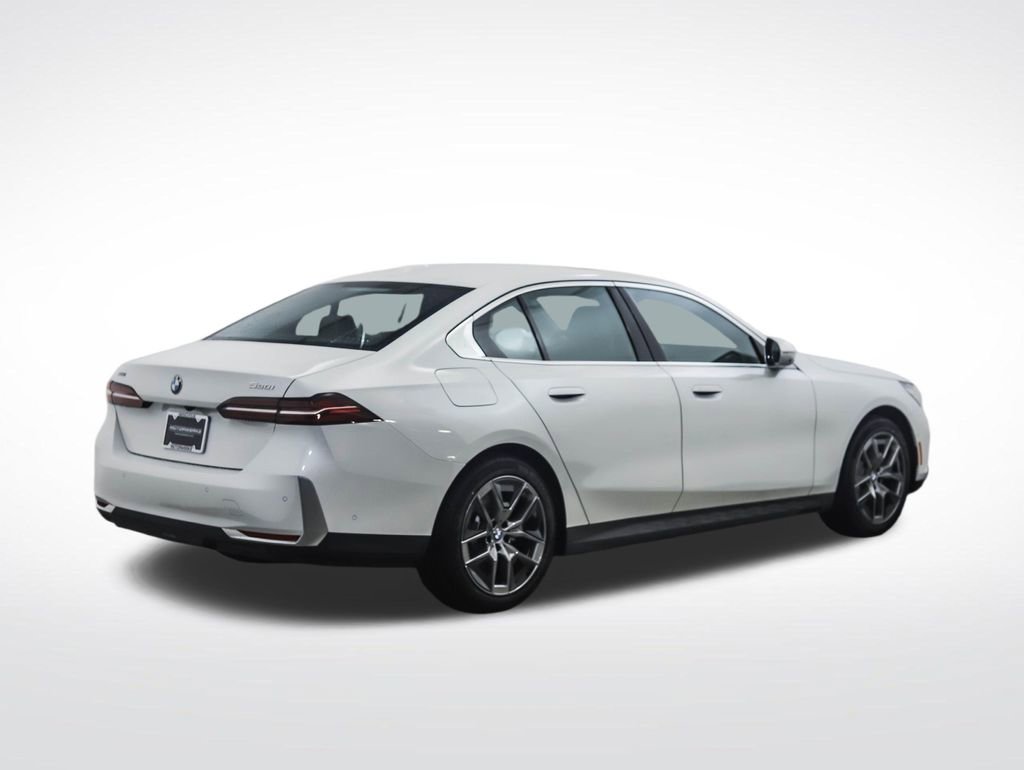 Used 2026 BMW 530i xDrive AWD/4WD image 5