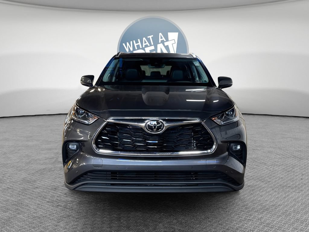 Used 2023 Toyota Highlander Limited AWD/4WD image 9