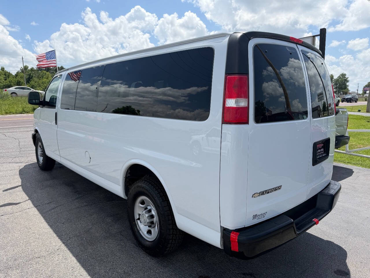 Used 2019 Chevrolet Express 3500 LS RWD image 7