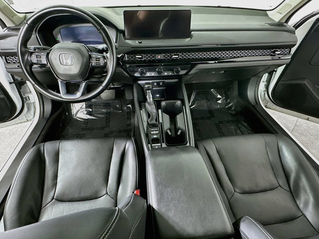 Used 2023 Honda Accord Touring image 18