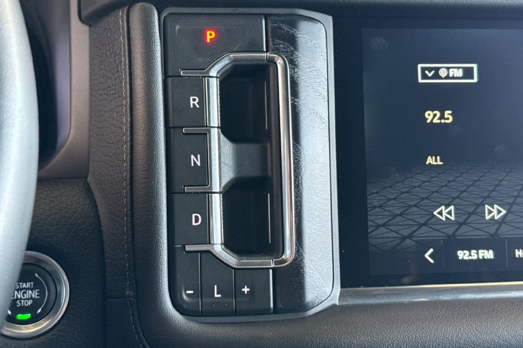 Used 2023 GMC Yukon XL Denali AWD/4WD image 21