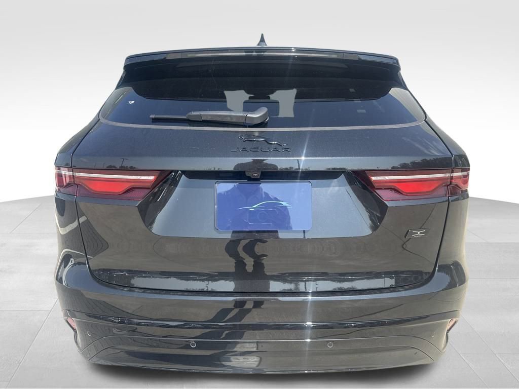 New 2026 Jaguar F-PACE R-Dynamic S image 4