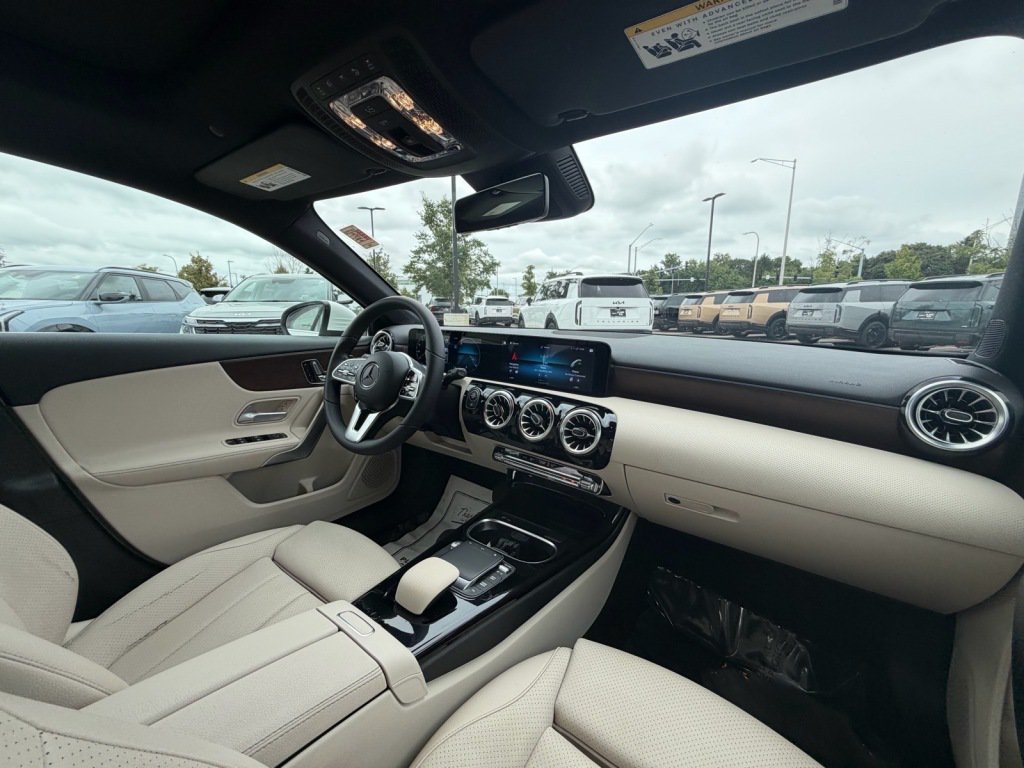 Used 2022 Mercedes-Benz A 220 4MATIC image 9